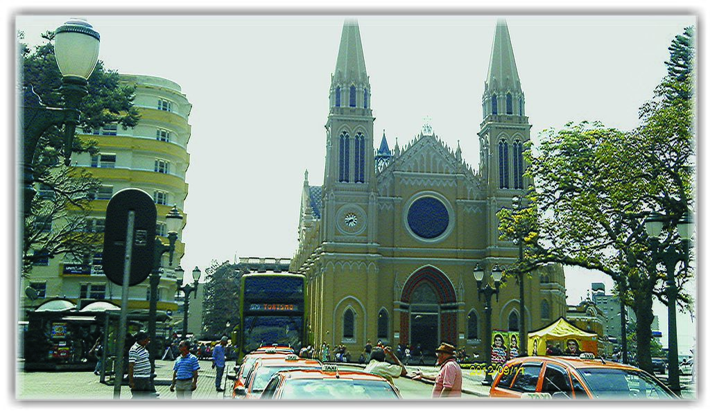 Catedral Metropolitana, situado na Praça Tiradentes